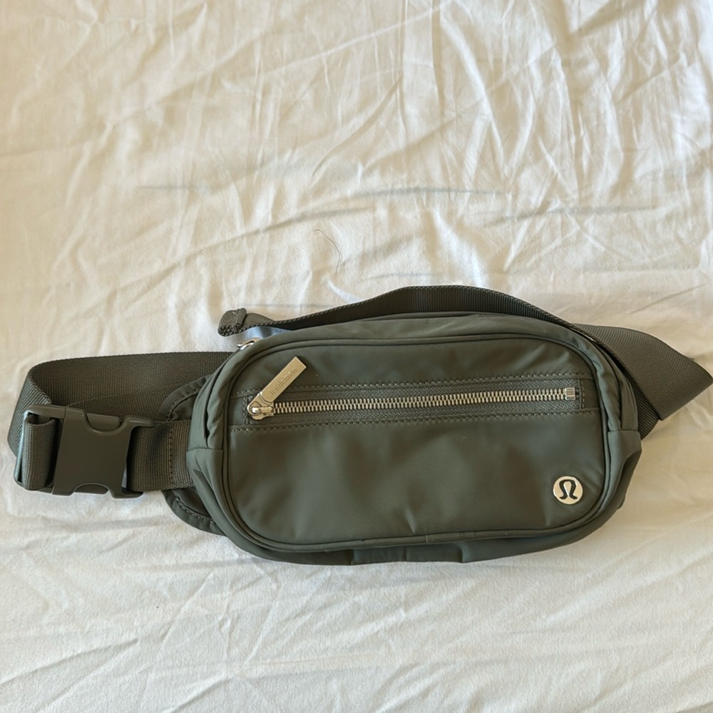 Lululemon Wunderlust Beltbag 1.8L